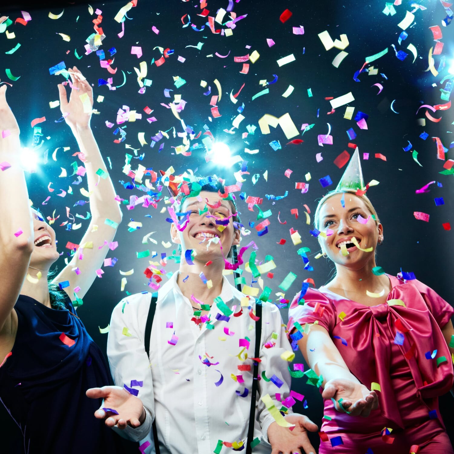 Evento de amigos a celebrar um aniversário.