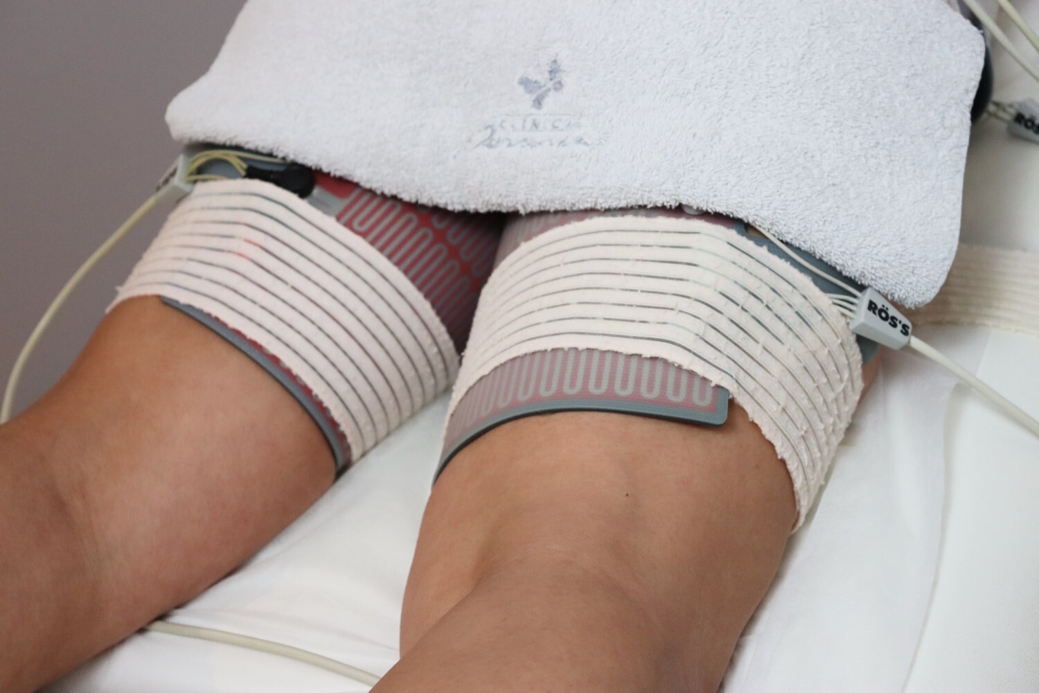 Tratamento exclusivo com TRIM III nas Clínicas Persona. É eficaz na zona das coxas e flancos porque trabalha em simultâneo a tonificação muscular e a redução de gordura localizada.