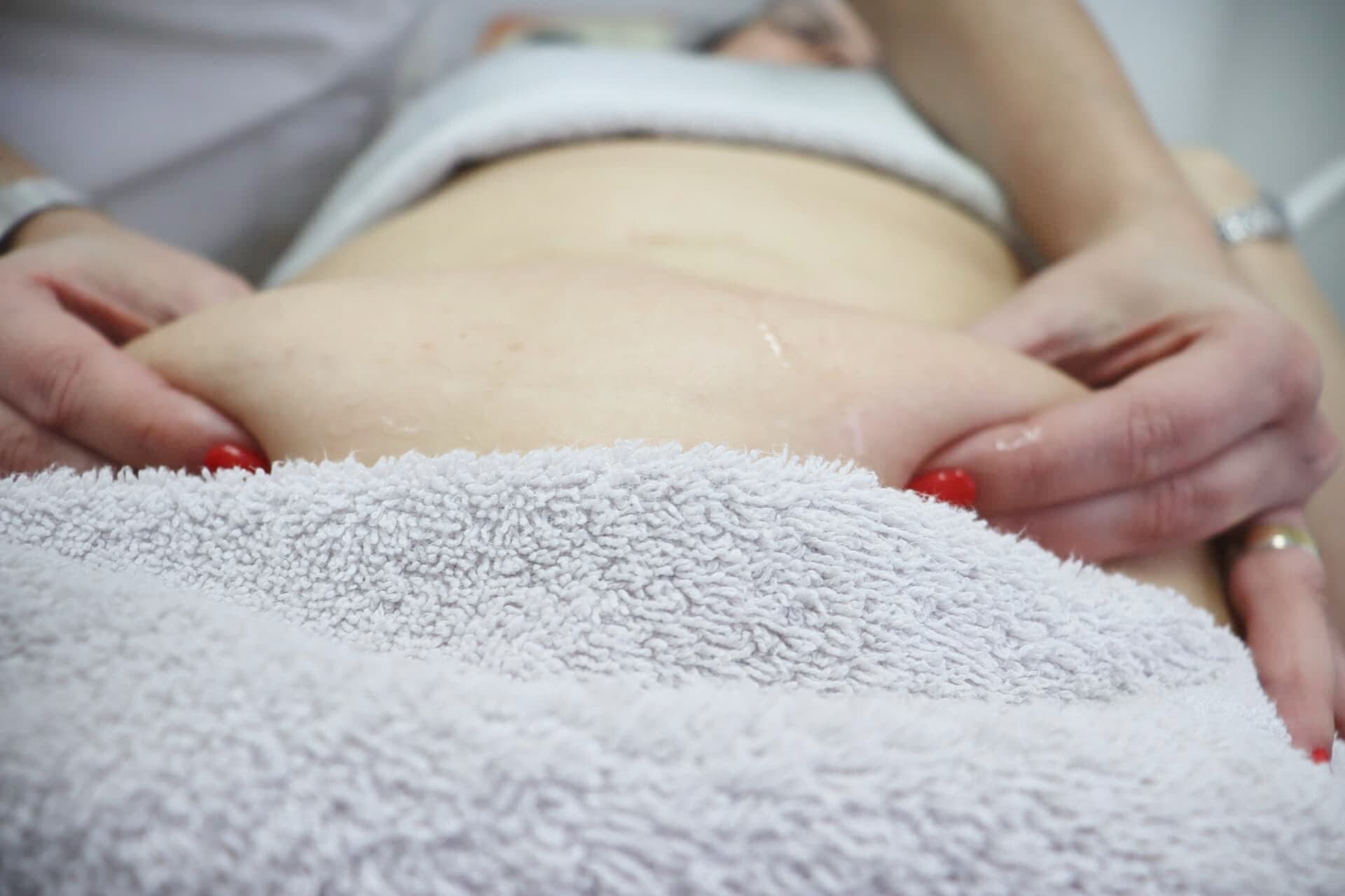 Gordura Abdominal que se consegue apertar